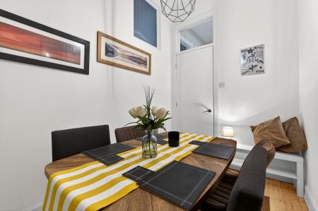 2 bedroom Flat for sale in 3 6 Comely Bank Road, Stockbridge, EH4 1DR