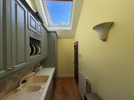 2 bedroom Flat to let in Royal Terrace, New Town, Edinburgh, EH7