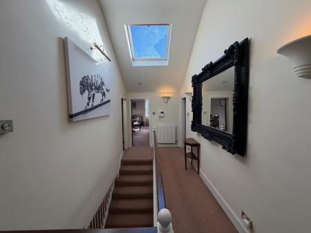 2 bedroom Flat to let in Royal Terrace, New Town, Edinburgh, EH7