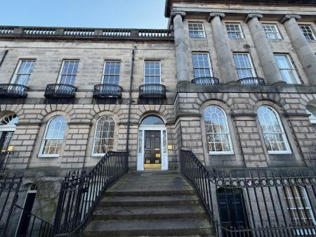 2 bedroom Flat to let in Royal Terrace, New Town, Edinburgh, EH7