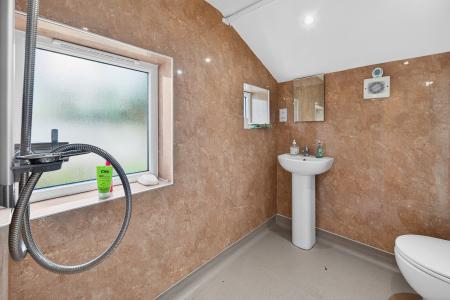 1 bedroom Flat for sale in Raeburn Street, Stockbridge, Edinburgh, EH4