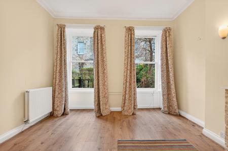 1 bedroom Flat for sale in Raeburn Street, Stockbridge, Edinburgh, EH4