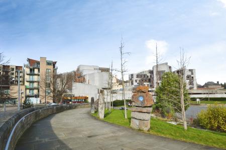 2 bedroom Flat to let in Holyrood Road, Edinburgh, EH8