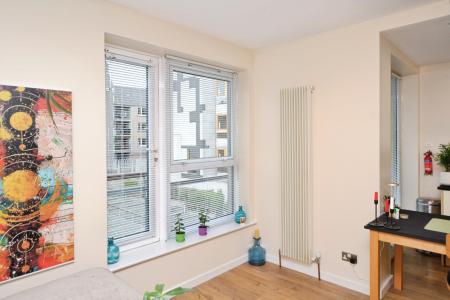 2 bedroom Flat to let in Holyrood Road, Edinburgh, EH8