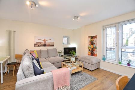 2 bedroom Flat to let in Holyrood Road, Edinburgh, EH8
