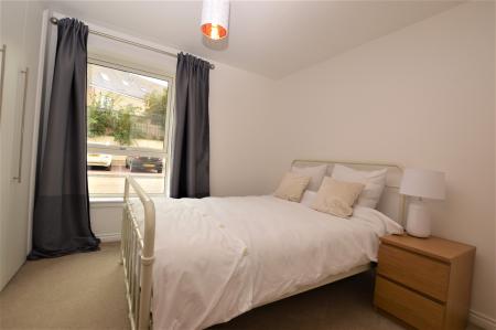 2 bedroom Flat to let in Hatters Lane, Canonmills, Edinburgh, EH7