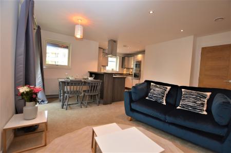 2 bedroom Flat to let in Hatters Lane, Canonmills, Edinburgh, EH7
