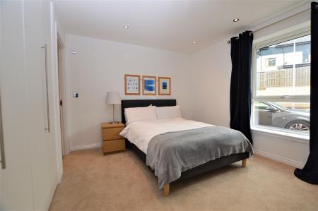 2 bedroom Flat to let in Hatters Lane, Canonmills, Edinburgh, EH7