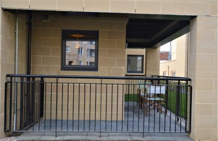 2 bedroom Flat to let in Hatters Lane, Canonmills, Edinburgh, EH7