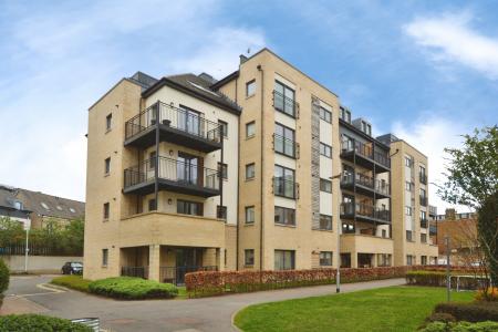 2 bedroom Flat to let in Hatters Lane, Canonmills, Edinburgh, EH7