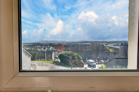 4 bedroom End of terrace house for sale in 31 Cotlaws. Kirkliston, EH29 9DR