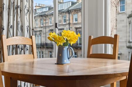 4 bedroom Flat for sale in 21 2 Rothesay Terrace, Edinburgh, EH3 7RY