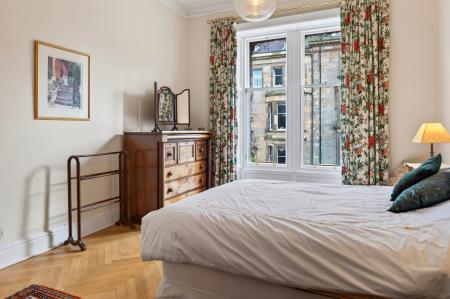 4 bedroom Flat for sale in 21 2 Rothesay Terrace, Edinburgh, EH3 7RY