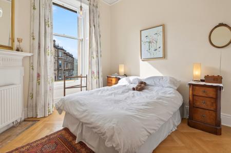 4 bedroom Flat for sale in 21 2 Rothesay Terrace, Edinburgh, EH3 7RY