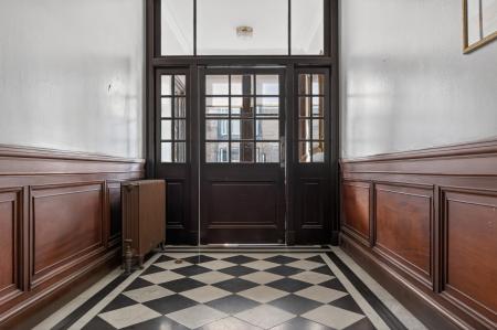 4 bedroom Flat for sale in 21 2 Rothesay Terrace, Edinburgh, EH3 7RY