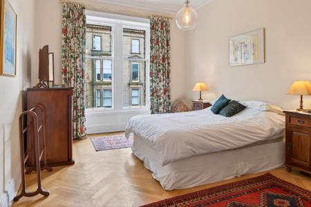 4 bedroom Flat for sale in 21 2 Rothesay Terrace, Edinburgh, EH3 7RY