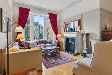 4 bedroom Flat for sale in 21 2 Rothesay Terrace, Edinburgh, EH3 7RY