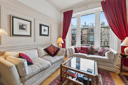 4 bedroom Flat for sale in 21 2 Rothesay Terrace, Edinburgh, EH3 7RY