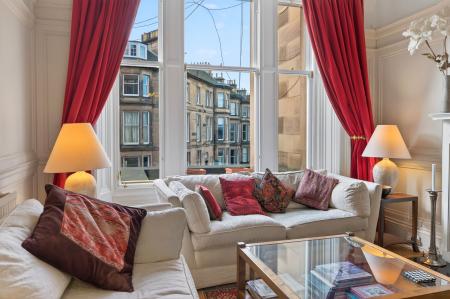 4 bedroom Flat for sale in 21 2 Rothesay Terrace, Edinburgh, EH3 7RY