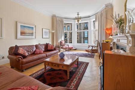 4 bedroom Flat for sale in 21 2 Rothesay Terrace, Edinburgh, EH3 7RY