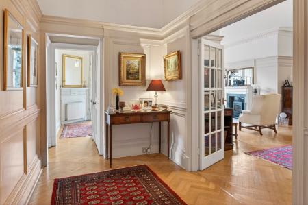 4 bedroom Flat for sale in 21 2 Rothesay Terrace, Edinburgh, EH3 7RY