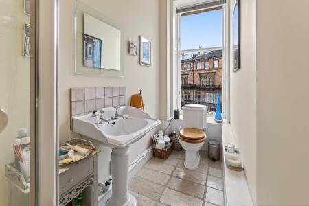 4 bedroom Flat for sale in 21 2 Rothesay Terrace, Edinburgh, EH3 7RY