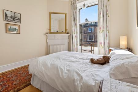 4 bedroom Flat for sale in 21 2 Rothesay Terrace, Edinburgh, EH3 7RY