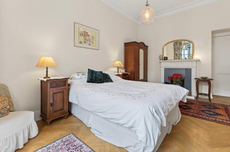 4 bedroom Flat for sale in 21 2 Rothesay Terrace, Edinburgh, EH3 7RY