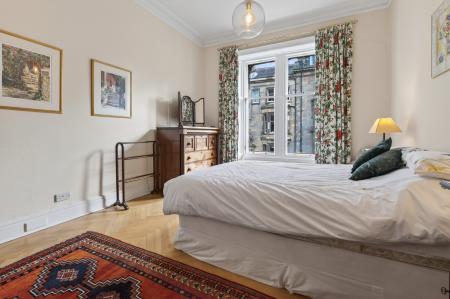 4 bedroom Flat for sale in 21 2 Rothesay Terrace, Edinburgh, EH3 7RY