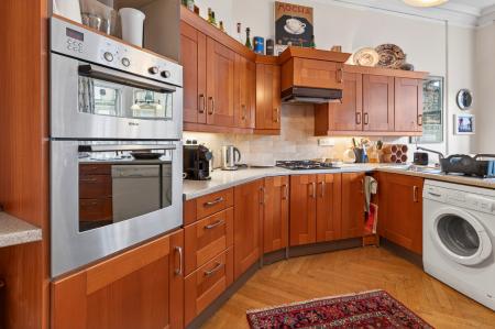 4 bedroom Flat for sale in 21 2 Rothesay Terrace, Edinburgh, EH3 7RY