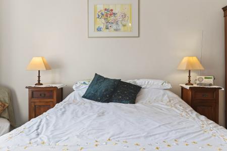 4 bedroom Flat for sale in 21 2 Rothesay Terrace, Edinburgh, EH3 7RY