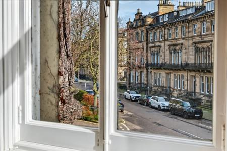 4 bedroom Flat for sale in 21 2 Rothesay Terrace, Edinburgh, EH3 7RY