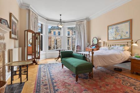 4 bedroom Flat for sale in 21 2 Rothesay Terrace, Edinburgh, EH3 7RY