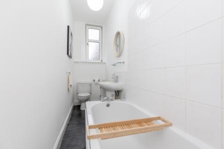 2 bedroom Flat to let in Brunswick Road, Leith, Edinburgh, EH7