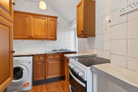3 bedroom Flat for sale in 35 Pilton Avenue, Edinburgh, EH5 2HR