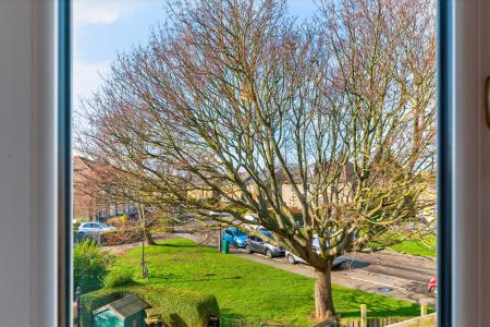 3 bedroom Flat for sale in 35 Pilton Avenue, Edinburgh, EH5 2HR