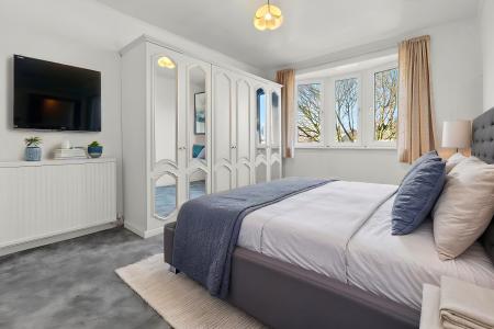 3 bedroom Flat for sale in 35 Pilton Avenue, Edinburgh, EH5 2HR