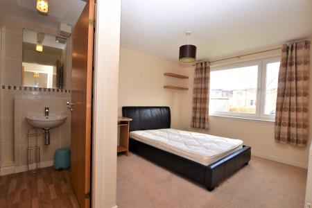 2 bedroom Flat to let in New Mart Gardens, Edinburgh, EH14