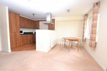 2 bedroom Flat to let in New Mart Gardens, Edinburgh, EH14