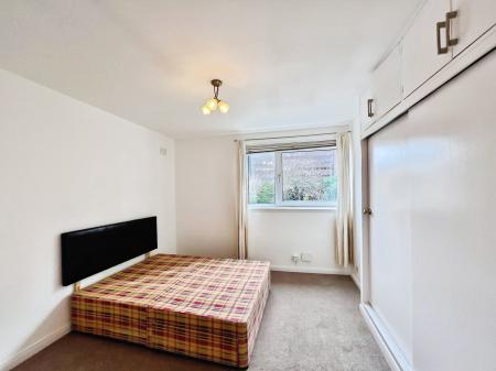 2 bedroom Flat to let in Orchard Brae Gardens, Edinburgh, EH4