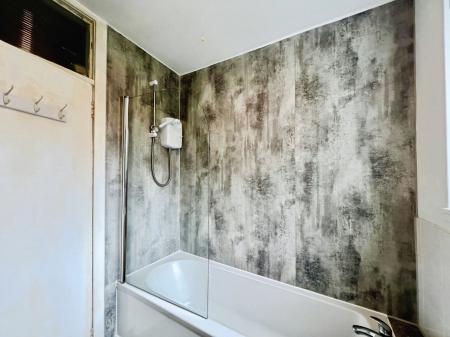 2 bedroom Flat to let in Orchard Brae Gardens, Edinburgh, EH4