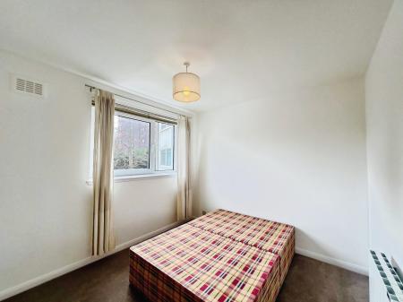 2 bedroom Flat to let in Orchard Brae Gardens, Edinburgh, EH4