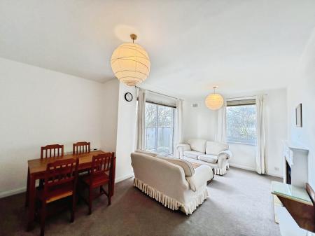 2 bedroom Flat to let in Orchard Brae Gardens, Edinburgh, EH4