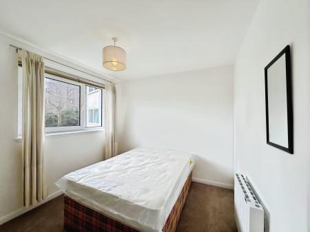 2 bedroom Flat to let in Orchard Brae Gardens, Edinburgh, EH4
