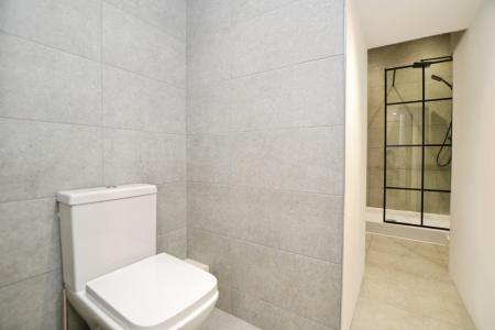 2 bedroom Flat to let in Taylor Place, Abbeyhill, Edinburgh, EH7