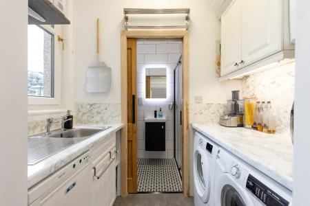 2 bedroom Flat for sale in 151 Craigleith Road, Edinburgh, EH4 2ED