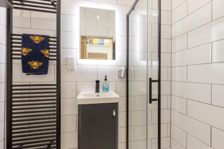 2 bedroom Flat for sale in 151 Craigleith Road, Edinburgh, EH4 2ED