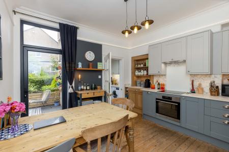 2 bedroom Flat for sale in 151 Craigleith Road, Edinburgh, EH4 2ED