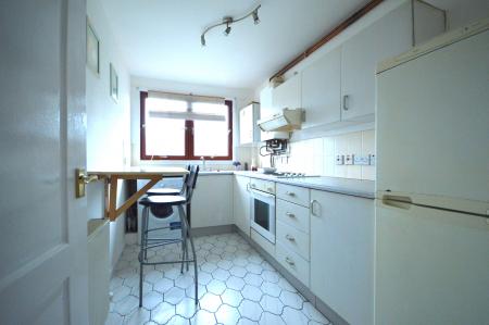 1 bedroom Flat to let in Barn Park Crescent, Clovenstone, Edinburgh, EH14