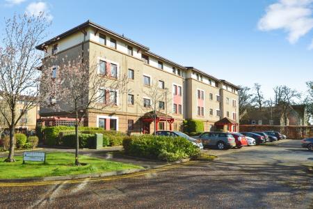 2 bedroom Flat to let in North Werber Place, Edinburgh, EH4